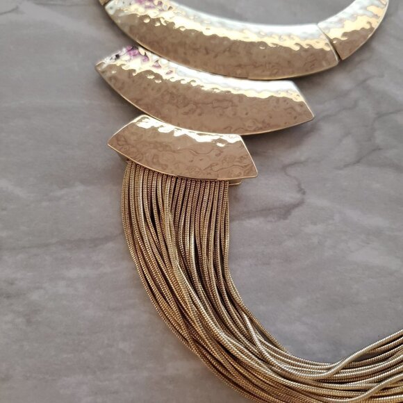💖 White House Black Market Hammered Gold Tiered Snake Chain Tassel Necklace 💖 - Picture 6 of 16